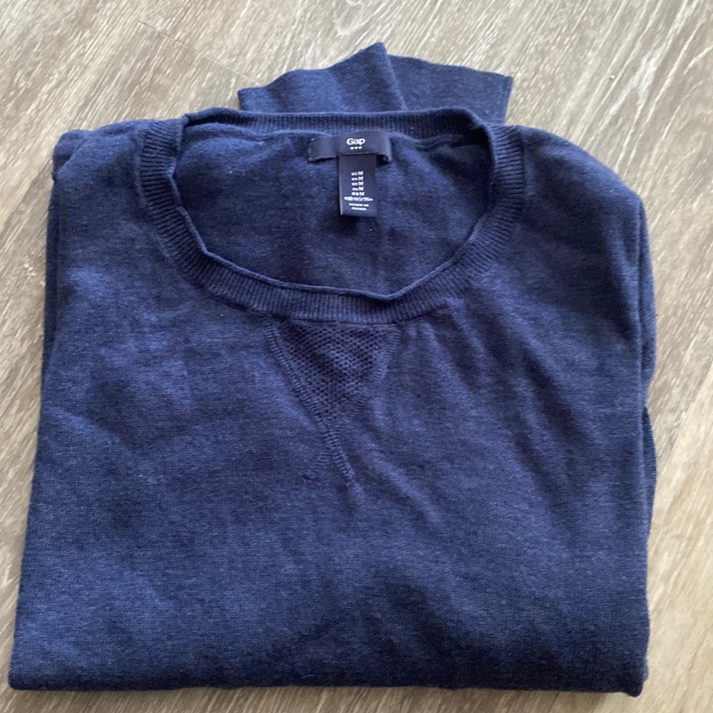 Gap sweater